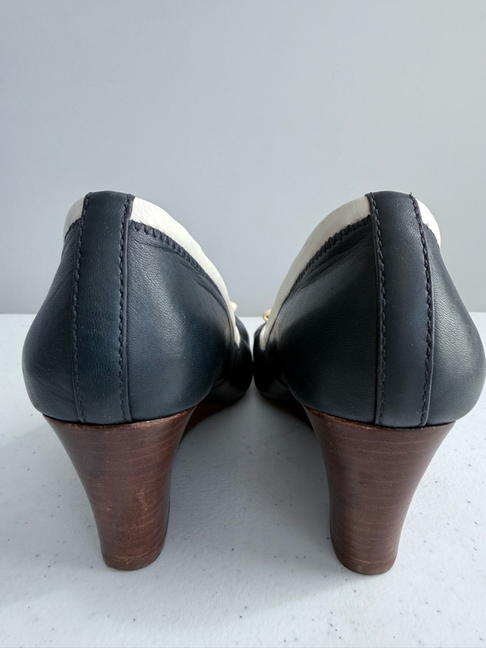 Tory Burch Shoes Sally Two Tone Leather Wedge Pumps Navy Ivory 6.5 / 36.5 Preppy - Picture 7 of 16